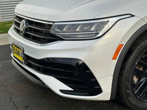 Certified 2022 Volkswagen Tiguan SE R-Line image 8