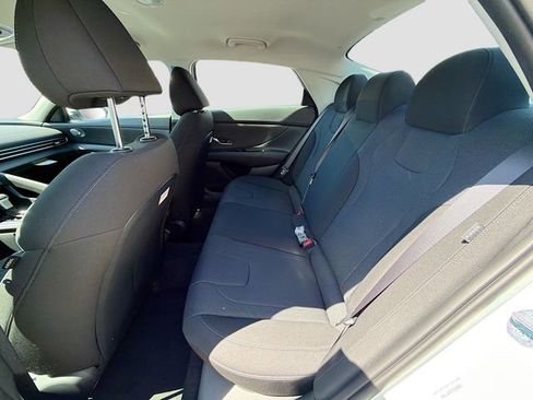 New 2026 Hyundai Elantra SE FWD image 22