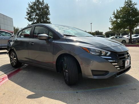 Used 2025 Nissan Versa SV FWD image 4