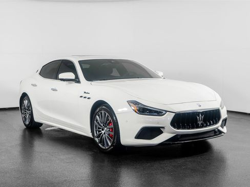 Used 2023 Maserati Ghibli Modena RWD image 4