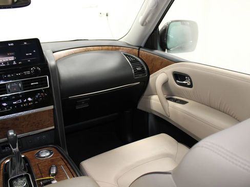 Used 2024 Nissan Armada SL w/ Captain's Chairs Package image 36