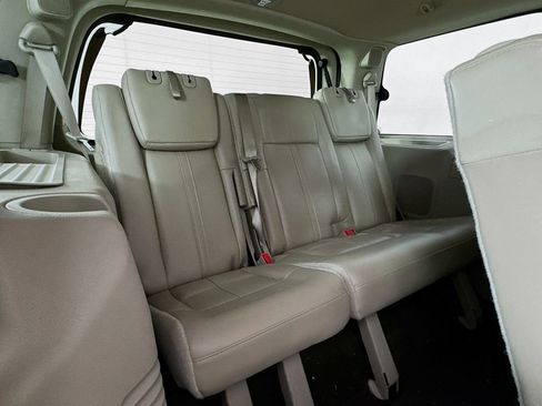 Used 2017 Lincoln Navigator Select RWD image 36