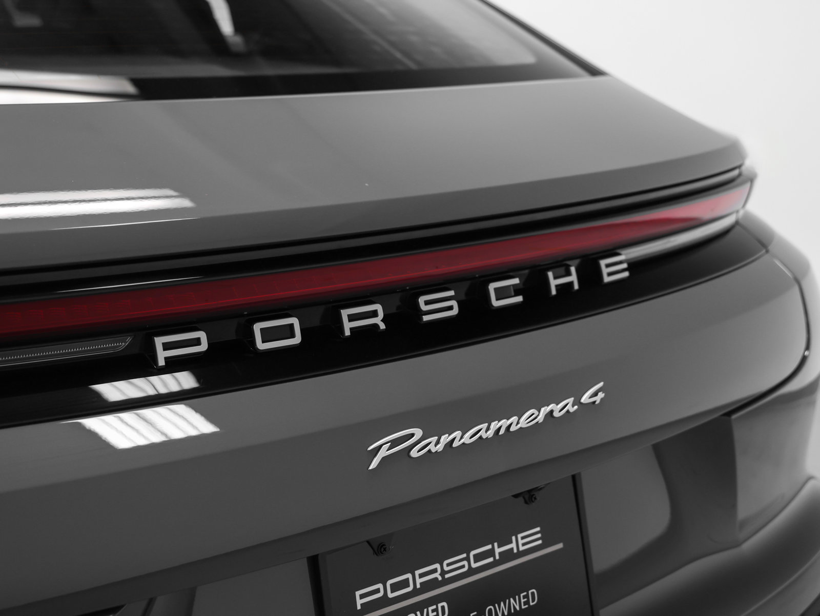 Certified 2025 Porsche Panamera 4 AWD/4WD image 17