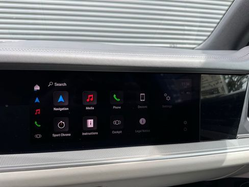 Used 2025 Porsche Cayenne E-Hybrid image 29