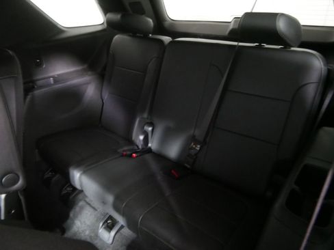 Used 2023 Chevrolet Traverse LT AWD/4WD image 21