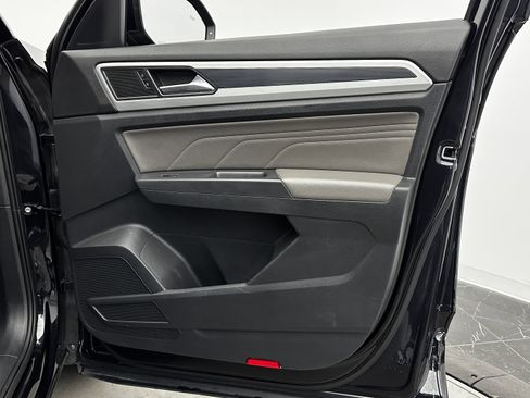 Used 2021 Volkswagen Atlas SE w/ Panoramic Sunroof Package image 36