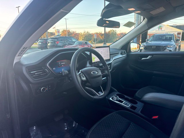 Used 2023 Ford Escape Active w/ Tech Pack #2 AWD/4WD image 12