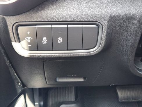 Certified 2025 Kia Soul LX w/ LX Technology Package FWD image 22