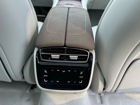 Used 2022 Mercedes-Benz EQS 580 4MATIC Sedan w/ AMG Line Interior image 29