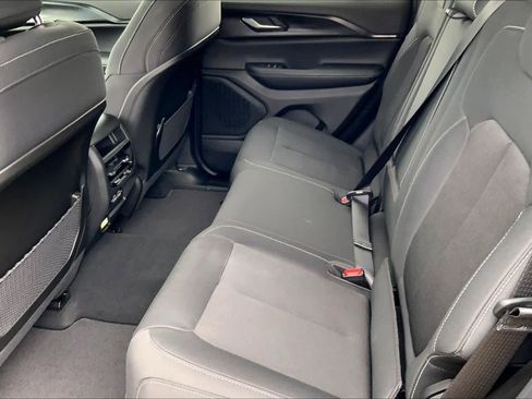 New 2026 Jeep Grand Cherokee Laredo X image 16