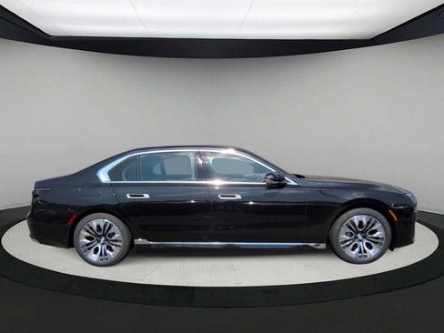 Used 2026 BMW i7 xDrive60 RWD image 9