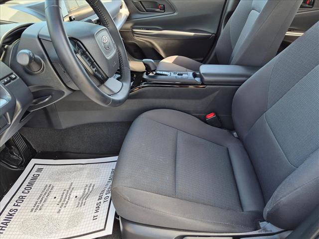 Used 2025 Toyota Prius LE FWD image 15