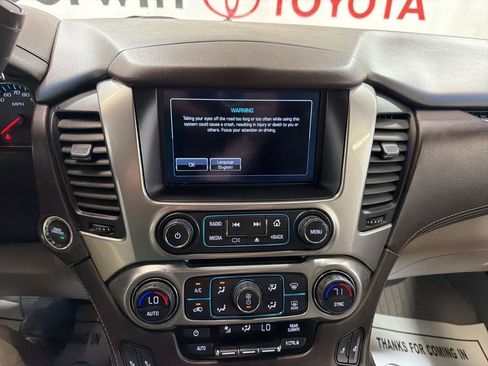 Used 2020 Chevrolet Suburban LT image 30