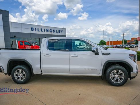 Used 2024 GMC Sierra 1500 SLT RWD image 8
