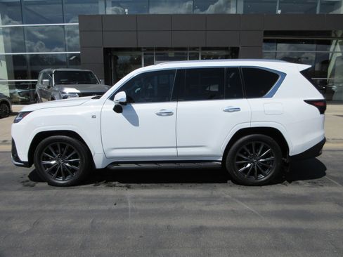 Used 2024 Lexus LX 600 F Sport AWD/4WD image 4