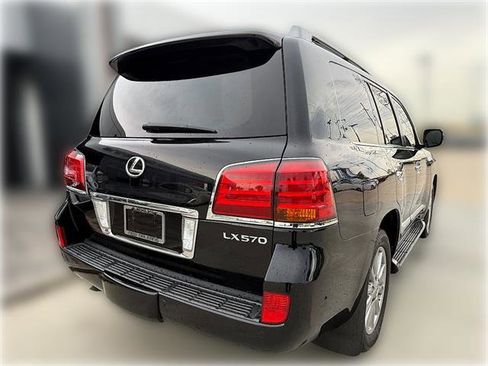 Used 2011 Lexus LX 570 4WD w/ Luxury Pkg image 9