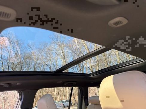 Used 2023 Jeep Grand Cherokee Limited image 30