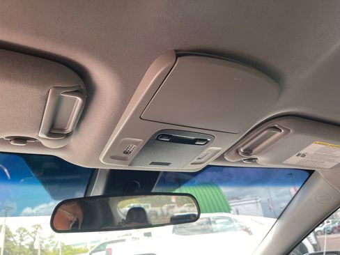 Used 2018 Toyota Camry SE image 19