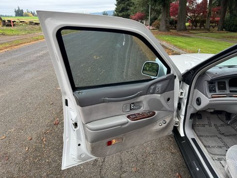 Used 1996 Lincoln Town Car Signature image 21