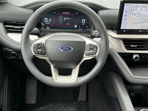 New 2026 Ford Explorer Active RWD image 14