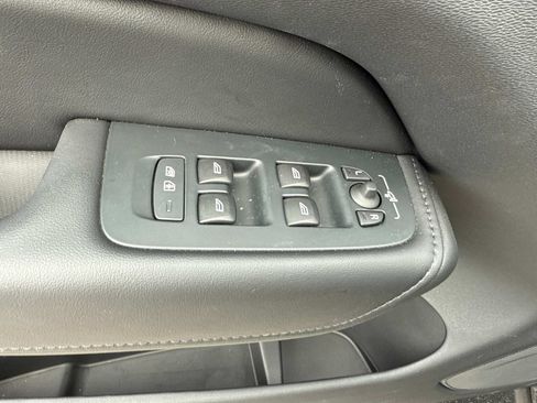 Certified 2025 Volvo XC60 B5 Plus image 18