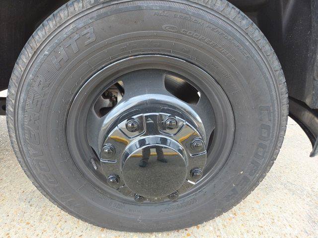 Used 2024 RAM 3500 Tradesman w/ Chrome Appearance Group AWD/4WD image 13