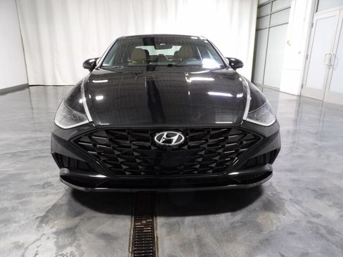 Used 2021 Hyundai Sonata Limited FWD image 2