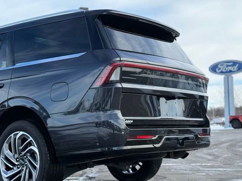 Used 2025 Lincoln Navigator Reserve image 53