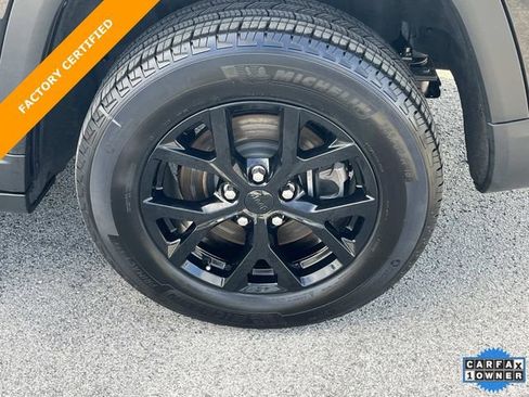 Certified 2024 Jeep Grand Cherokee L Altitude image 12