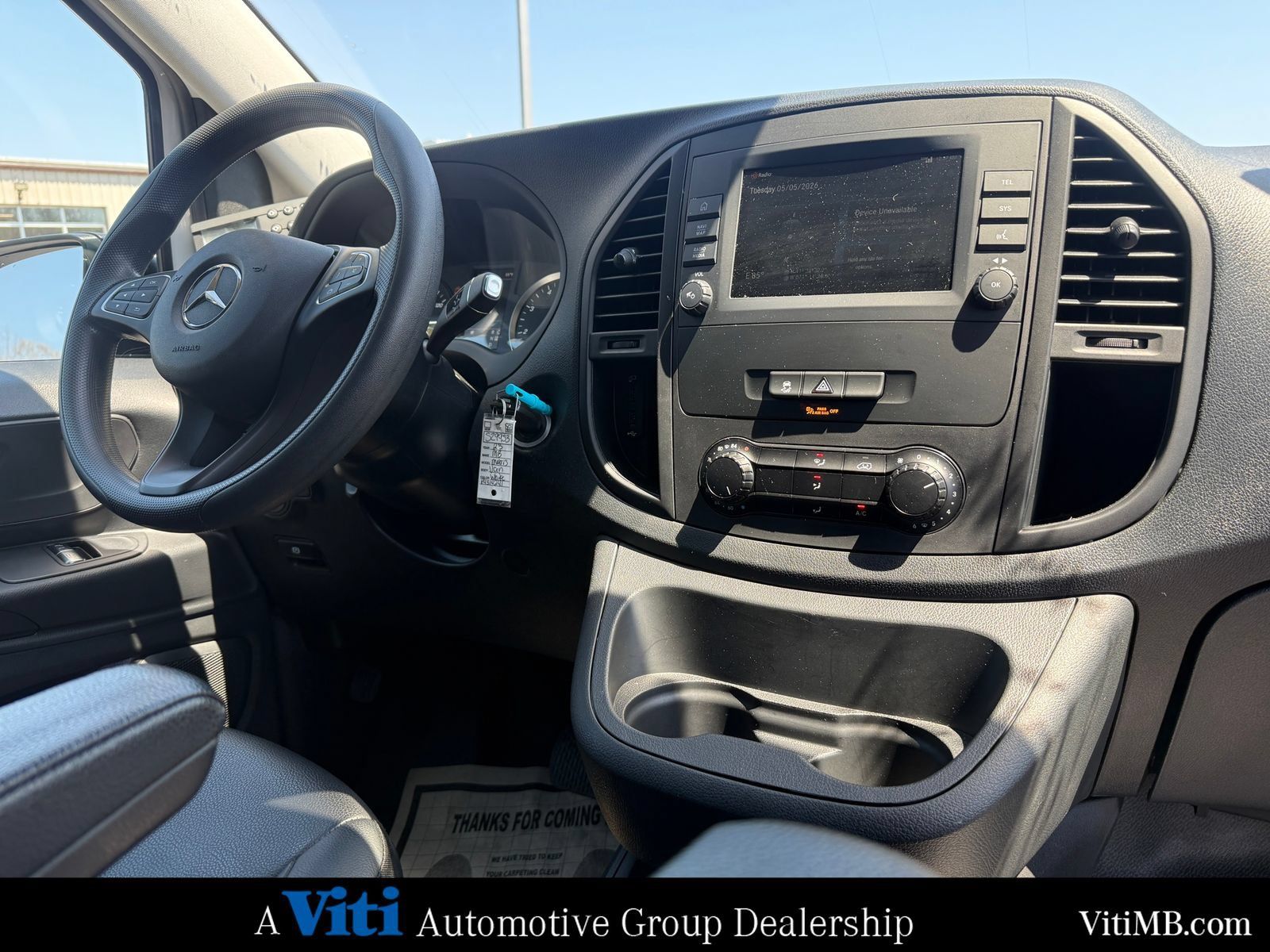 Used 2023 Mercedes-Benz Metris image 2