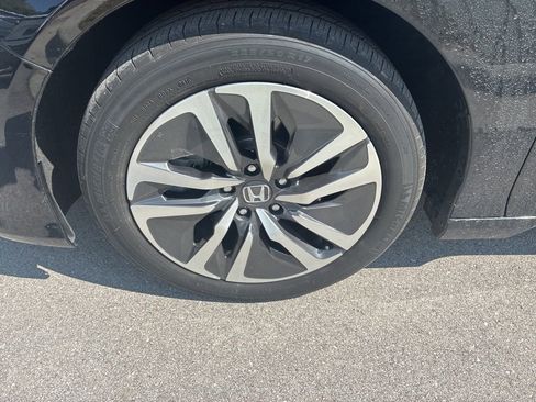 Used 2019 Honda Accord Touring image 23