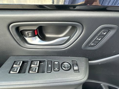 Used 2025 Honda Pilot EX-L image 19