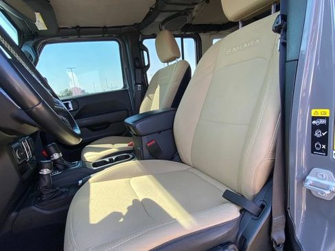 Used 2022 Jeep Wrangler Unlimited Sahara AWD/4WD image 11