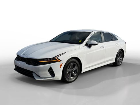 Used 2022 Kia K5 LXS image 1