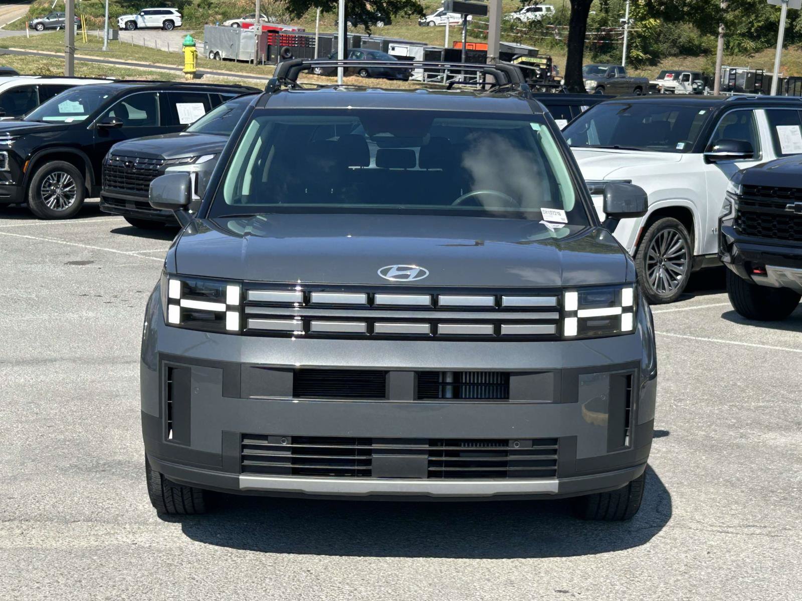 Used 2025 Hyundai Santa Fe SEL FWD image 2