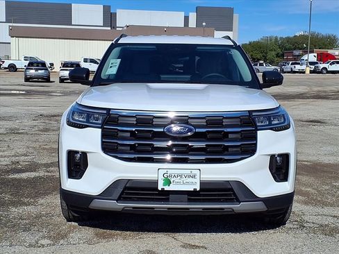 New 2026 Ford Explorer Active w/ Active Comfort Package image 2