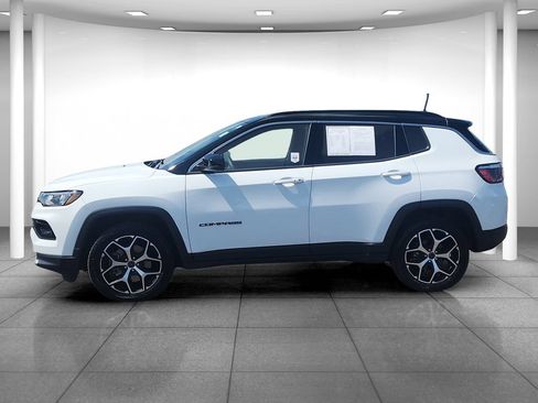 Used 2025 Jeep Compass Limited AWD/4WD image 4
