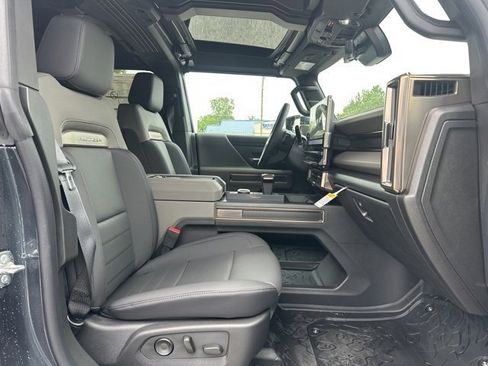 New 2025 GMC Hummer EV 2X image 7