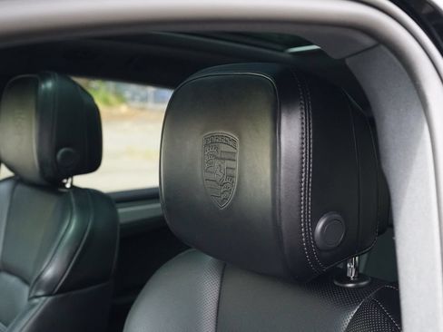 Used 2024 Porsche Macan AWD/4WD image 26