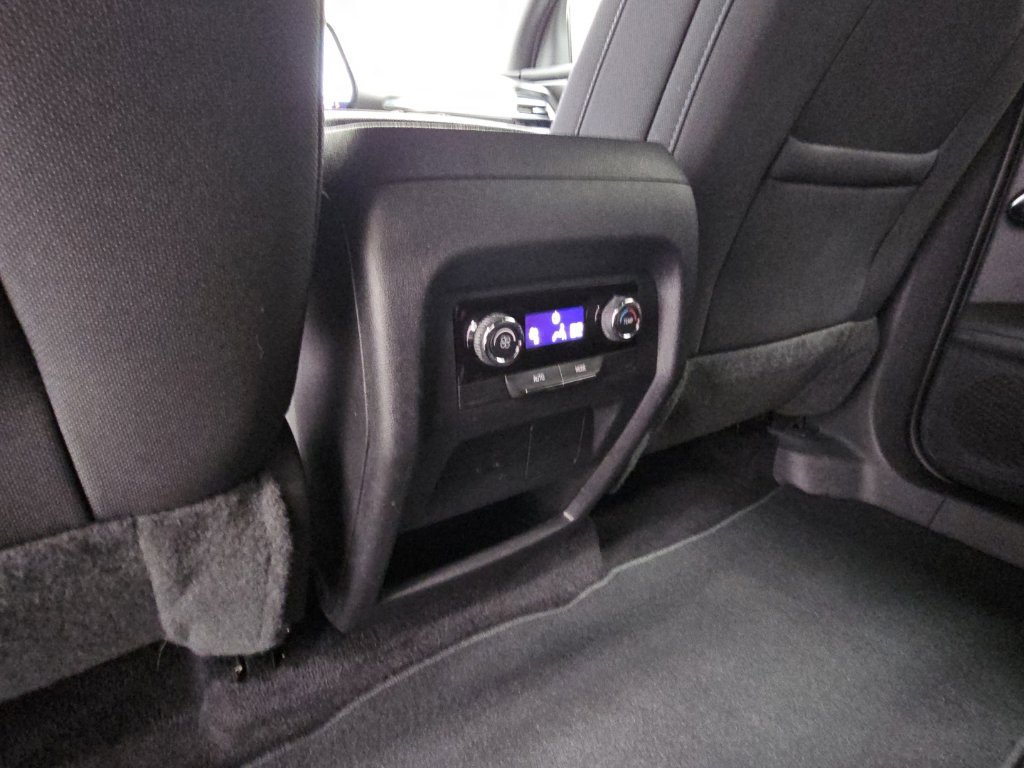 Certified 2026 Chevrolet Traverse LT FWD image 31
