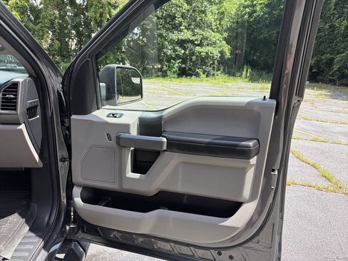 Used 2017 Ford F150 XLT w/ Equipment Group 301A Mid AWD/4WD image 22