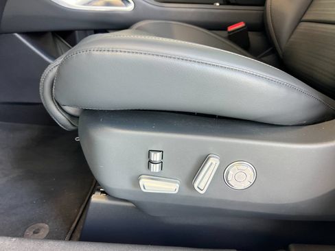Used 2026 Lincoln Nautilus Reserve AWD/4WD image 12
