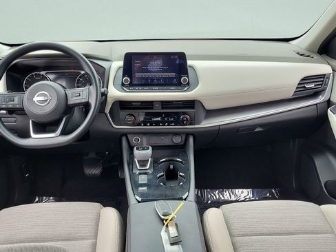 Used 2023 Nissan Rogue SV FWD image 11