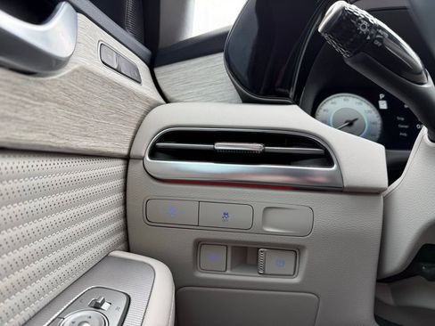 Used 2024 Hyundai Palisade Calligraphy image 12