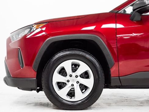 Used 2020 Toyota RAV4 LE FWD image 27