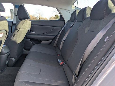 New 2026 Hyundai Elantra SE image 13