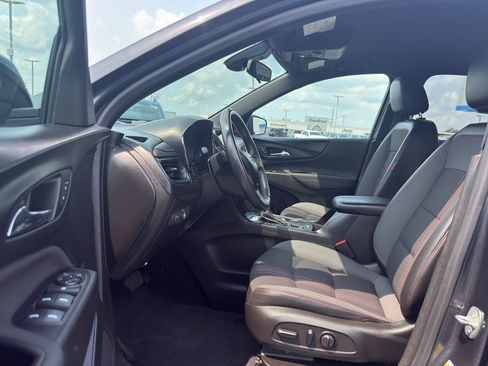Certified 2022 Chevrolet Equinox RS w/ Infotainment Package AWD/4WD image 11