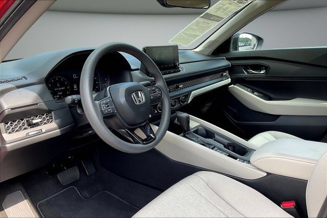 Certified 2025 Honda Accord SE image 19