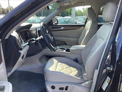 Certified 2025 Volkswagen Atlas SE image 21