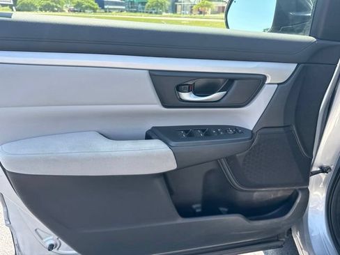 Used 2019 Honda CR-V LX image 11